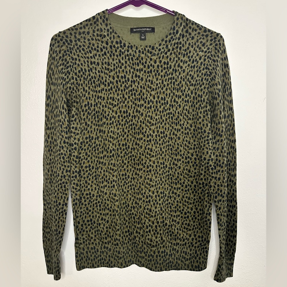 Banana Republic Sweater, size small